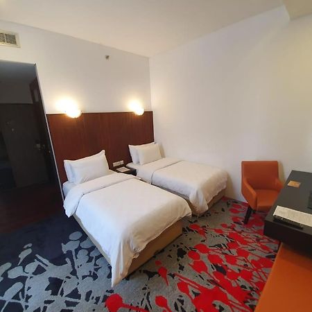 Liberty Hotel Thamrin Jakarta Buitenkant foto