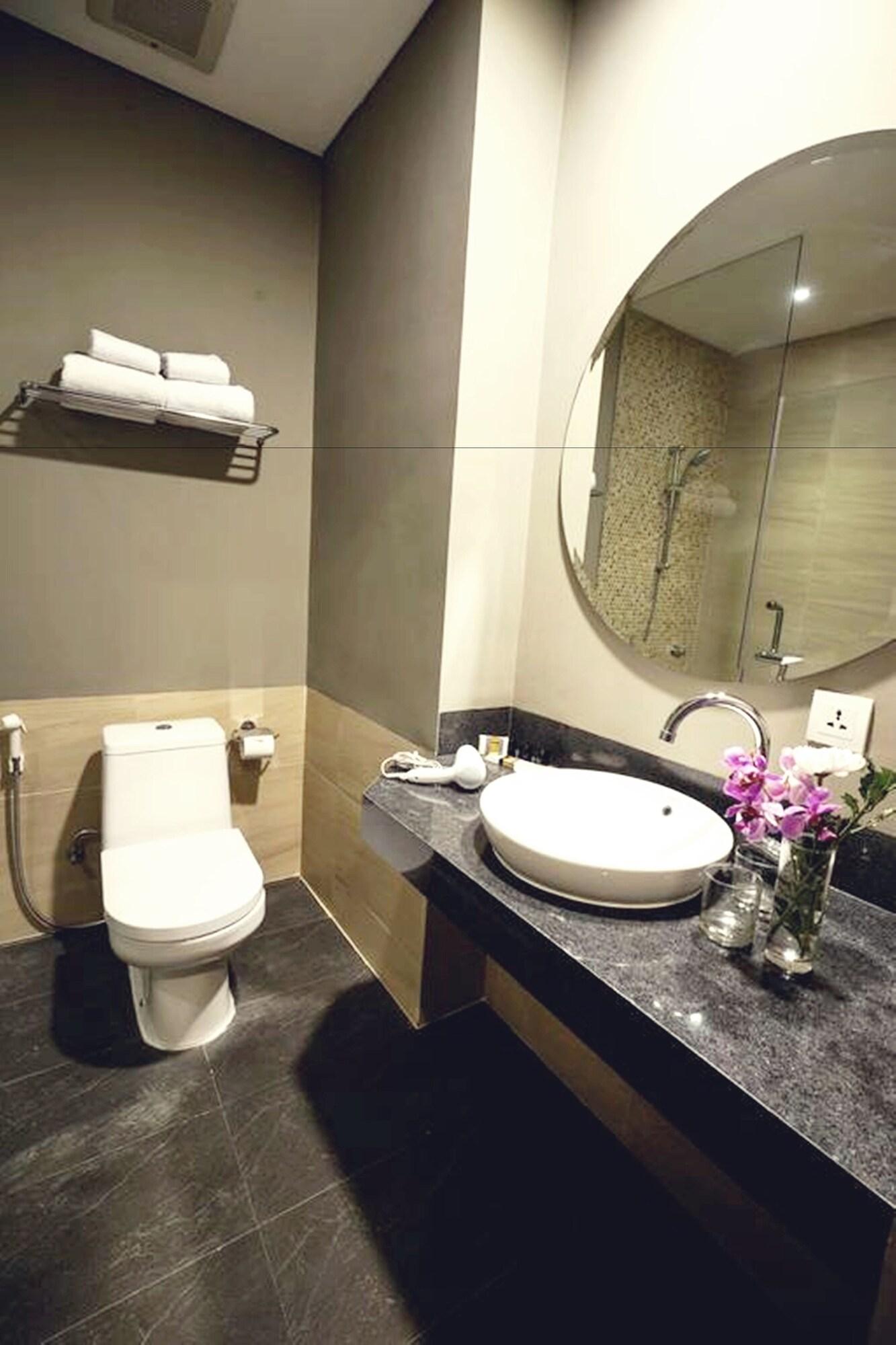 Liberty Hotel Thamrin Jakarta Buitenkant foto