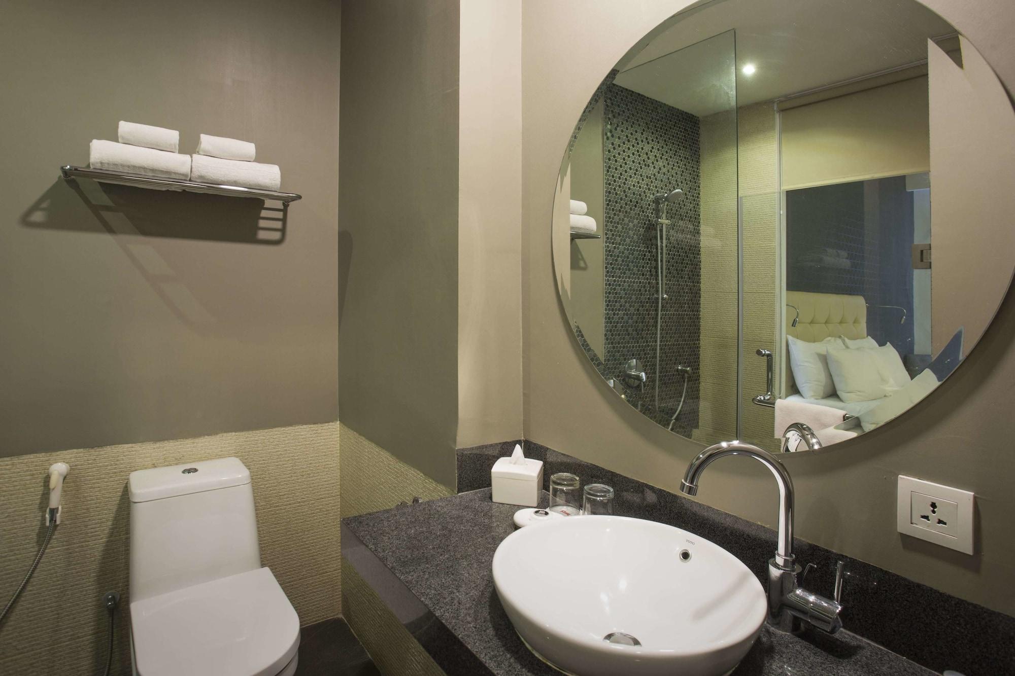 Liberty Hotel Thamrin Jakarta Buitenkant foto